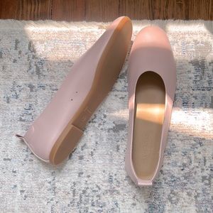 Everlane’s Italian Leather Day Glove (Pale Pink)